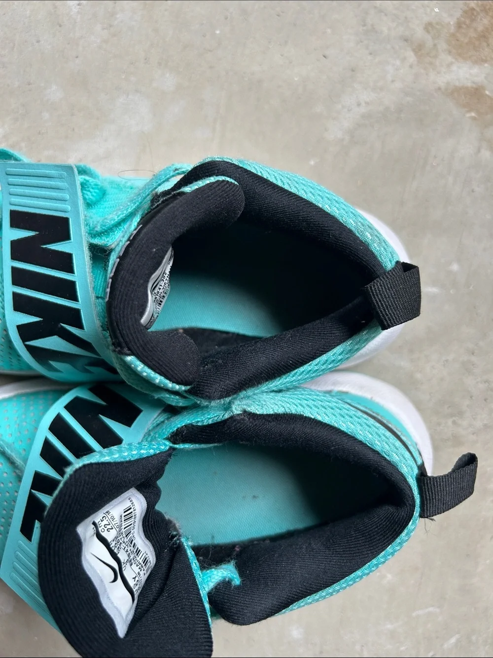 Nike Kids Turquoise/Black Strap Basketball Sneakers